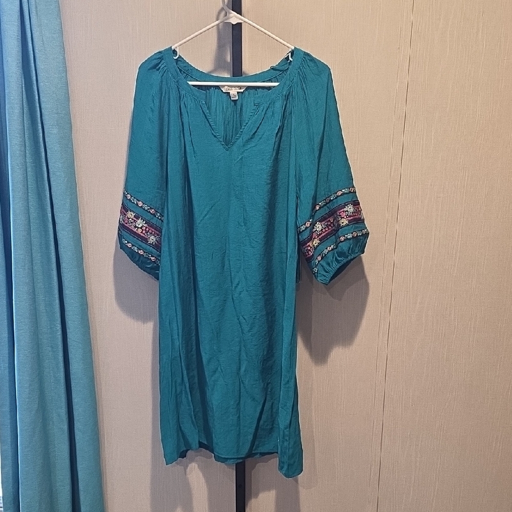 (J44) The Pioneer Woman Teal Tunic with Embroidered Sleeves Womans Sz L